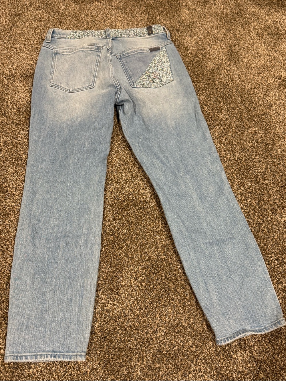 7 For All Mankind Light Wash Women's Peggi Ankle Jeans Floral Patch Accent (29) - Picture 9 of 12